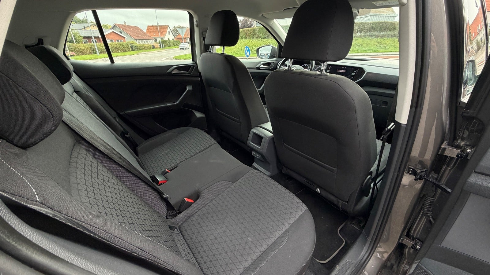 Grå VW T-Cross fra 2019