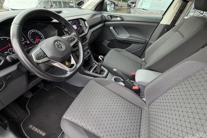 Grå VW T-Cross fra 2019