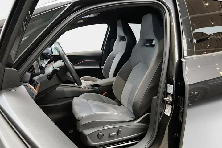 Grå Cupra Born fra 2022