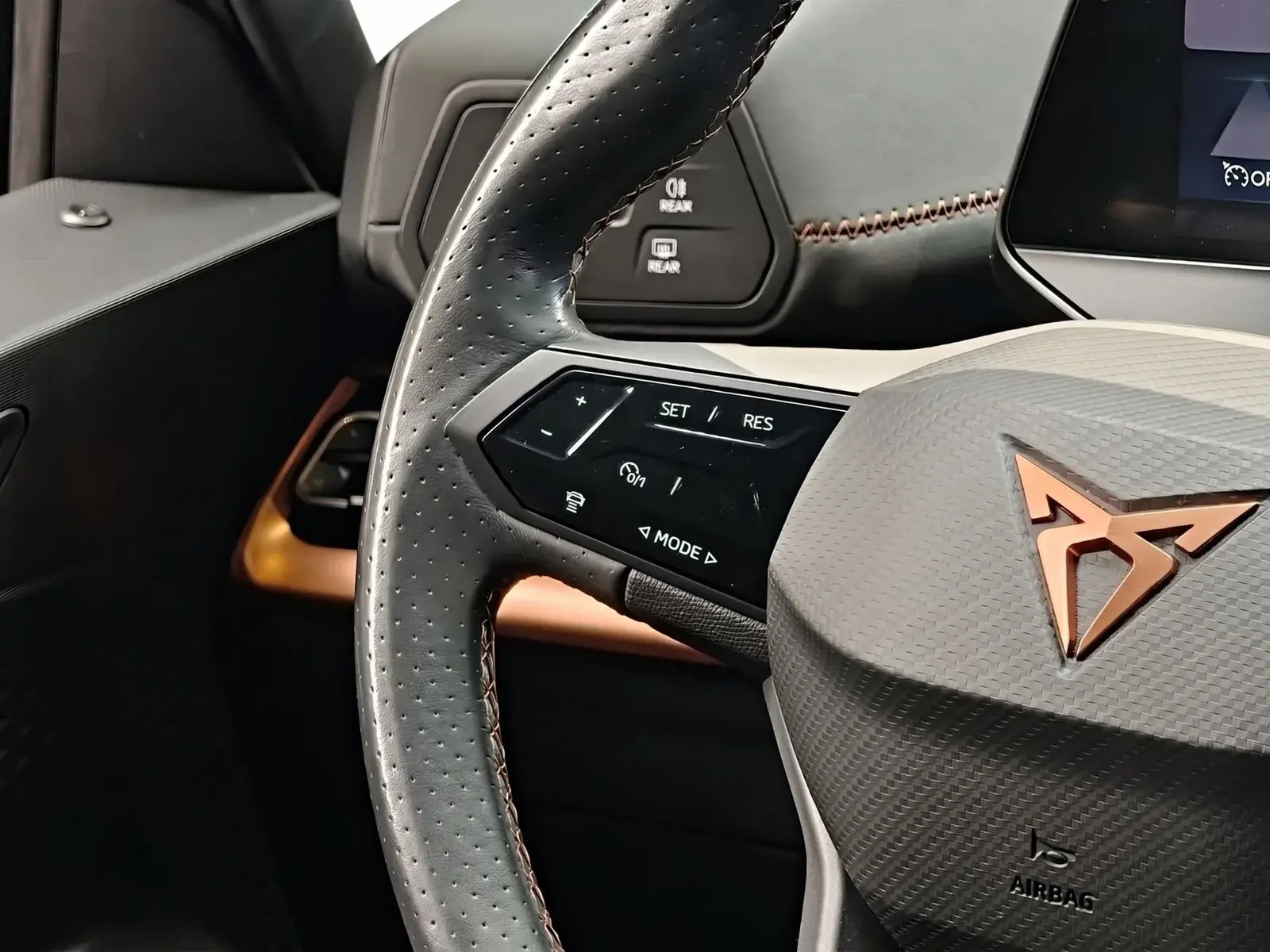 Grå Cupra Born fra 2022
