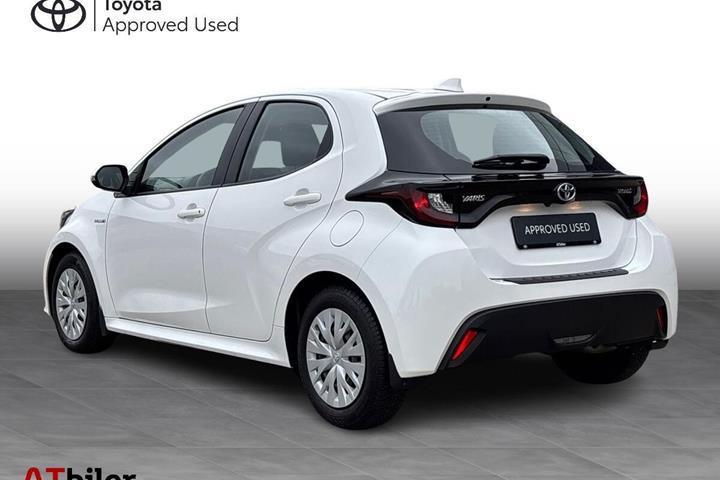 Hvid Toyota Yaris fra 2021