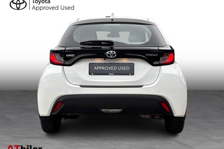 Hvid Toyota Yaris fra 2021