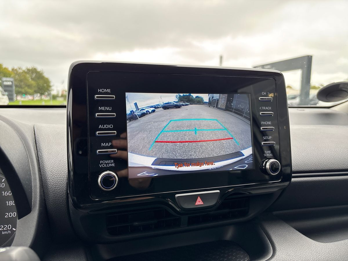 Hvid Toyota Yaris fra 2021