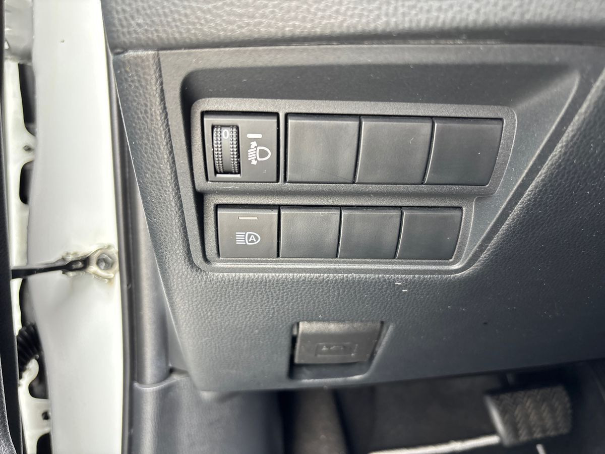 Hvid Toyota Yaris fra 2021