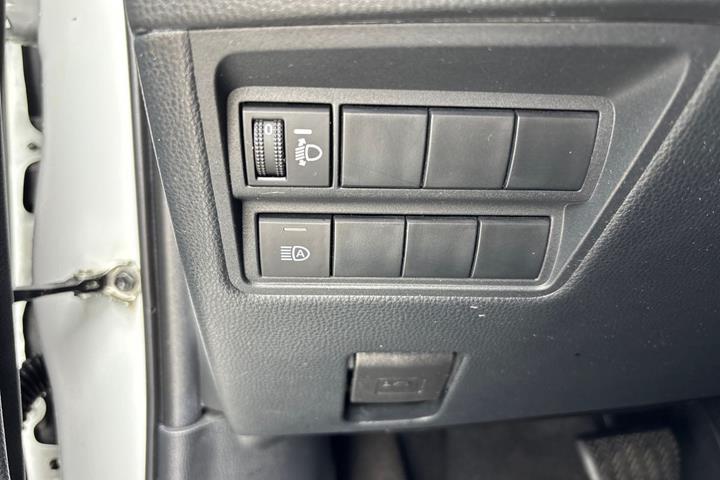 Hvid Toyota Yaris fra 2021