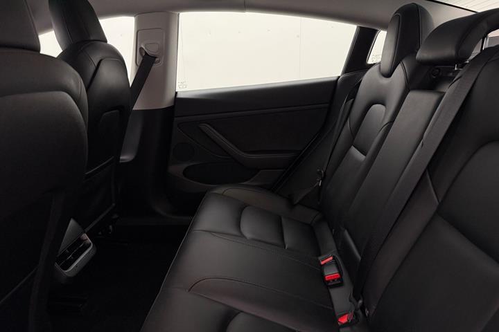Hvid Tesla Model 3 fra 2023
