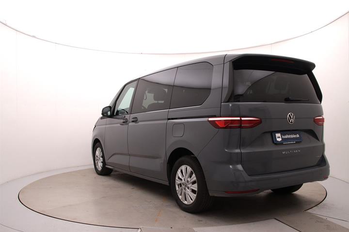 Grå VW Multivan fra 2024