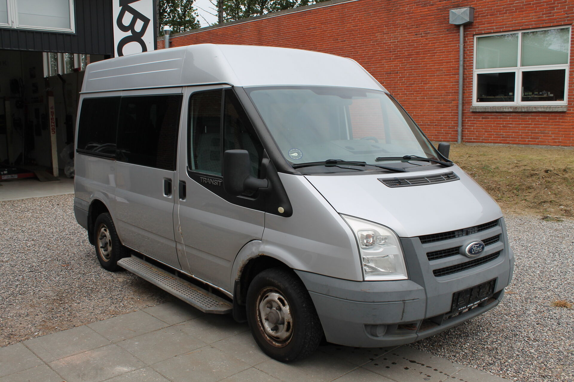 Sølv Ford Transit fra 2011