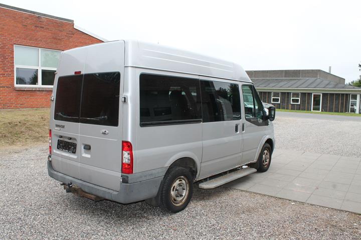 Sølv Ford Transit fra 2011