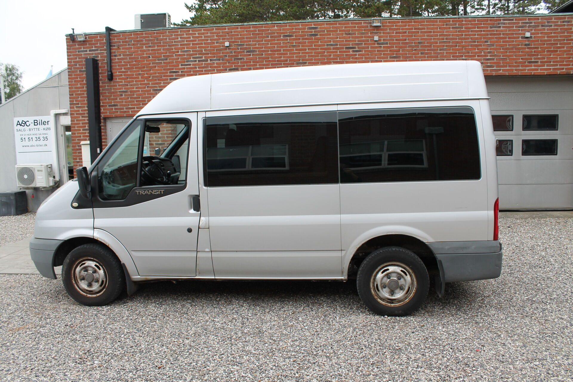 Sølv Ford Transit fra 2011