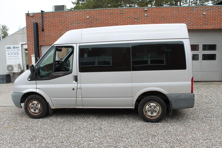 Sølv Ford Transit fra 2011