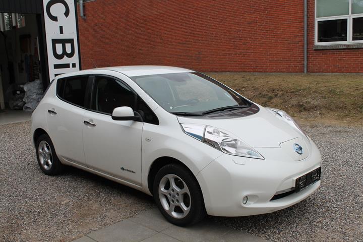 Hvid Nissan Leaf fra 2014