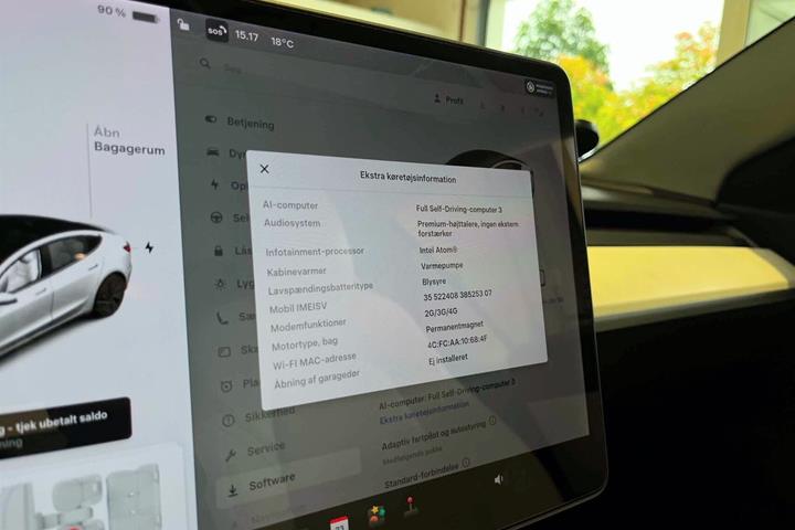 Hvid Tesla Model 3 fra 2021
