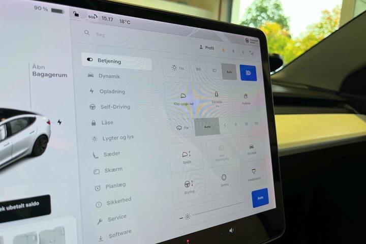 Hvid Tesla Model 3 fra 2021