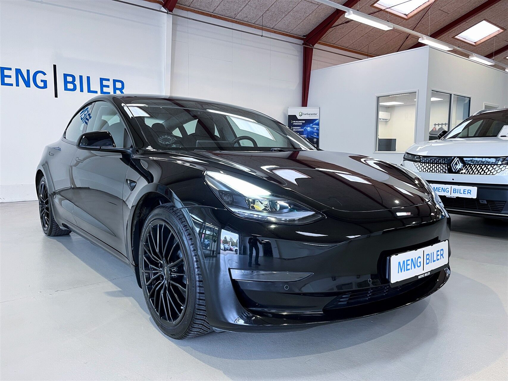 Sort Tesla Model 3 fra 2021