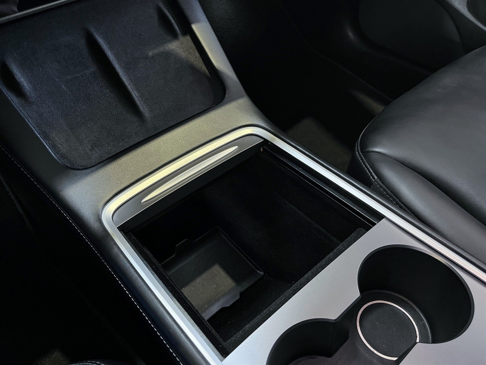 Sort Tesla Model 3 fra 2021