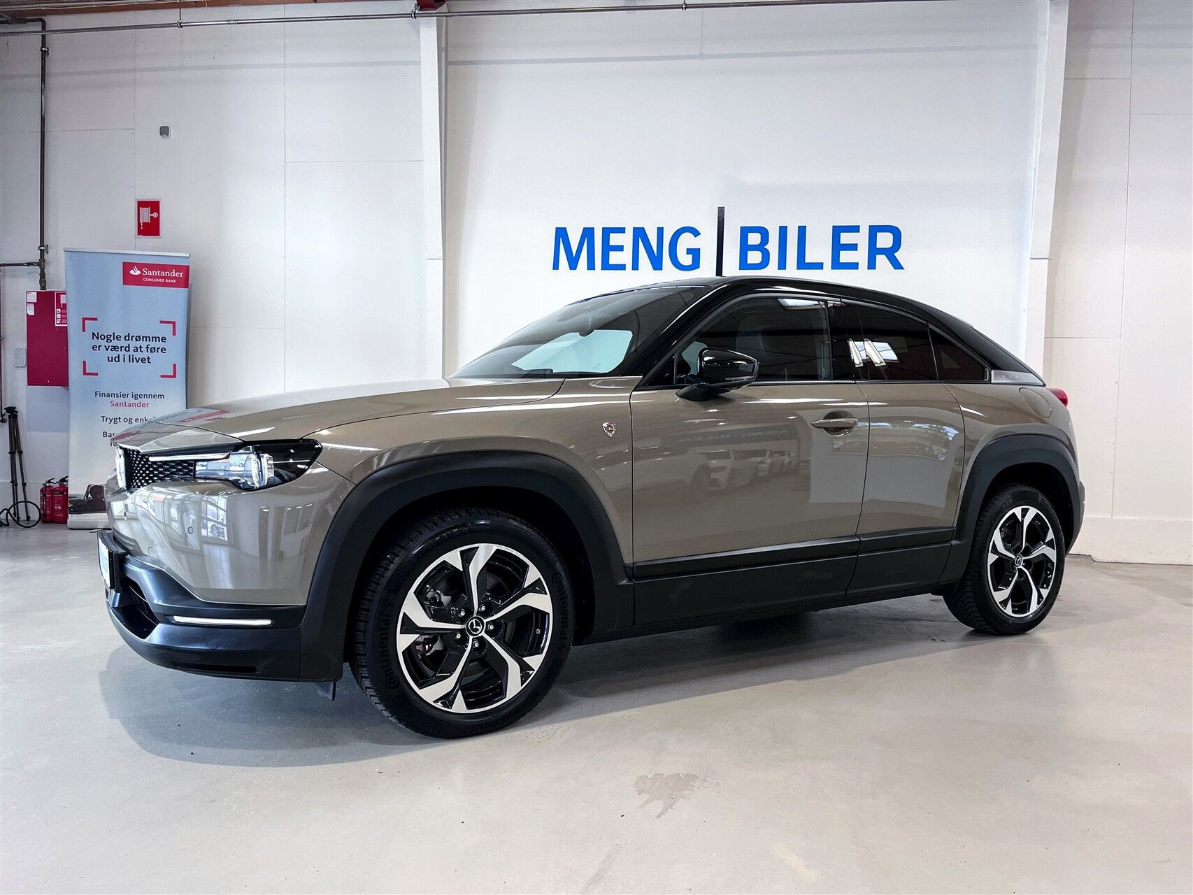Brun Mazda MX-30 fra 2024