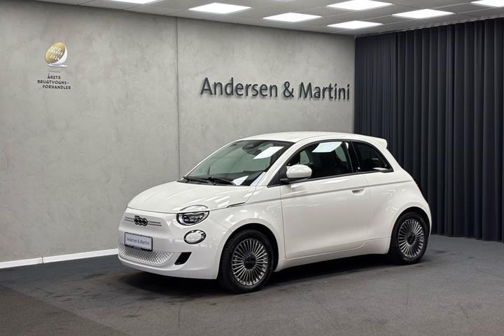 Hvid Fiat 500e fra 2023