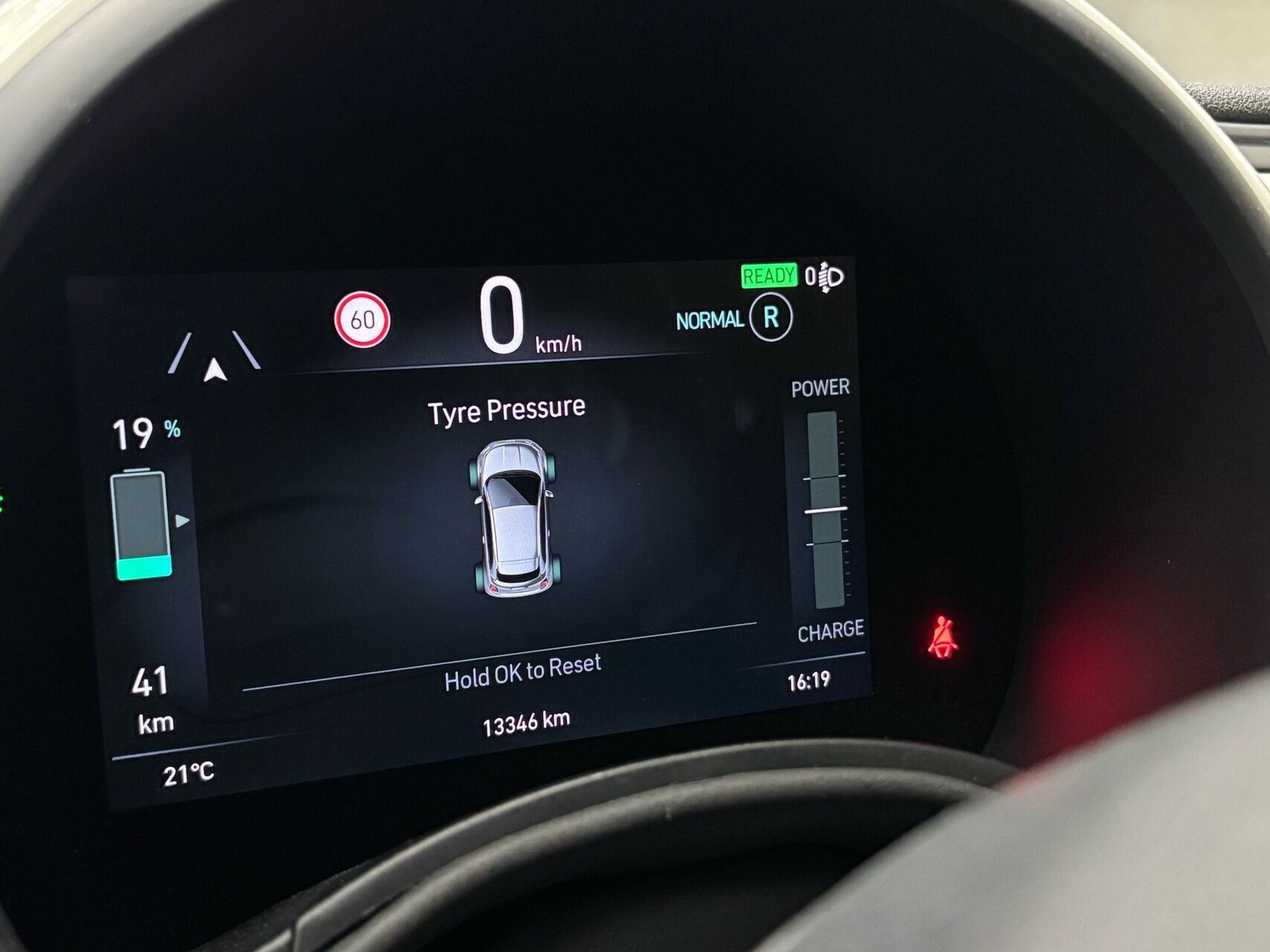 Hvid Fiat 500e fra 2023