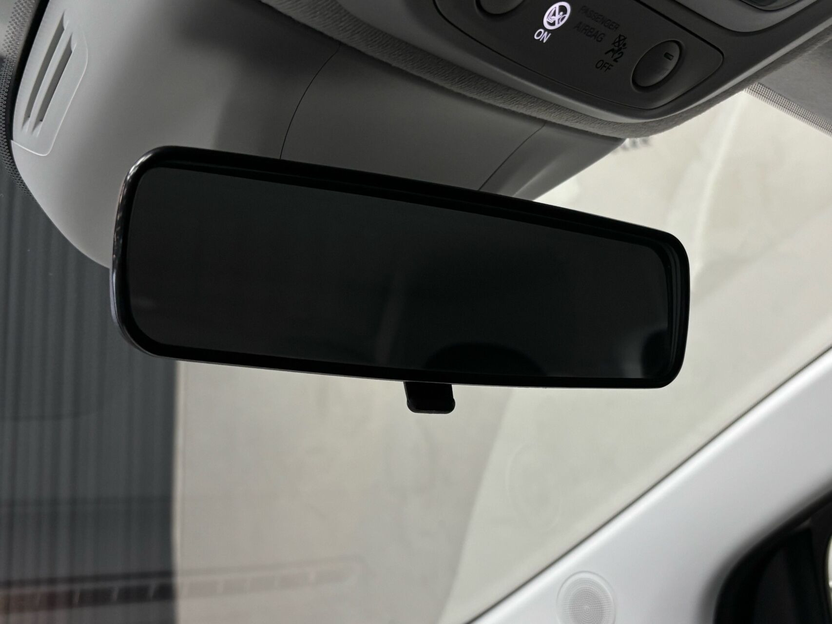 Hvid Fiat 500e fra 2023