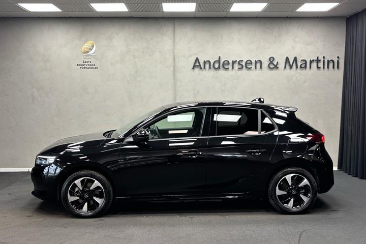 Sort Opel Corsa-e fra 2024