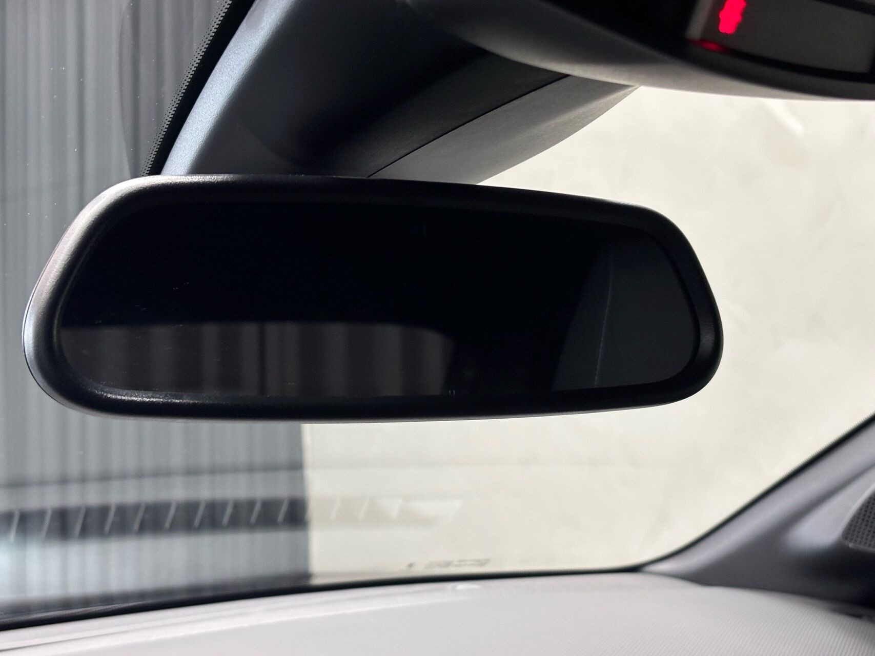 Sort Opel Corsa-e fra 2024