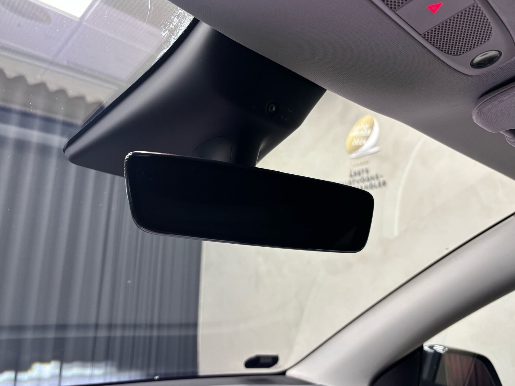 Sort Tesla Model Y fra 2022
