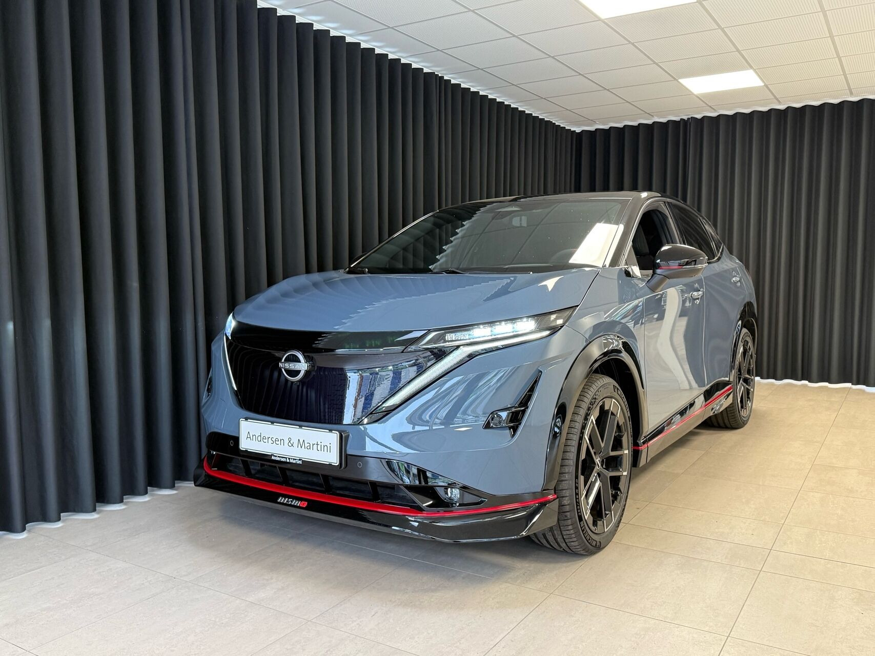 Grå Nissan Ariya fra 2026