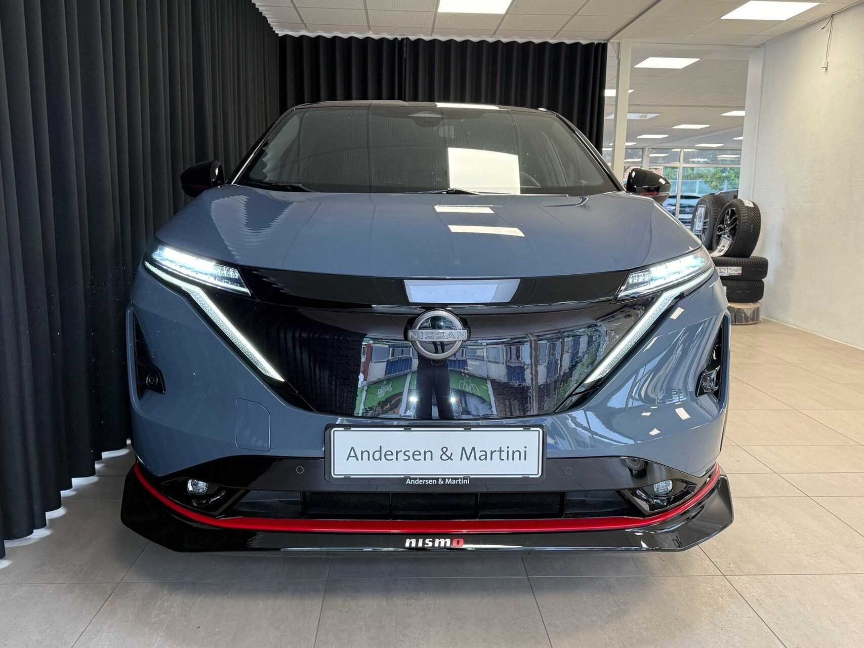 Grå Nissan Ariya fra 2026
