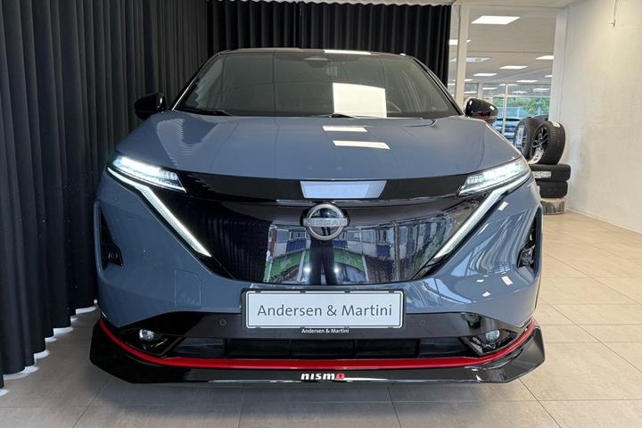 Grå Nissan Ariya fra 2026