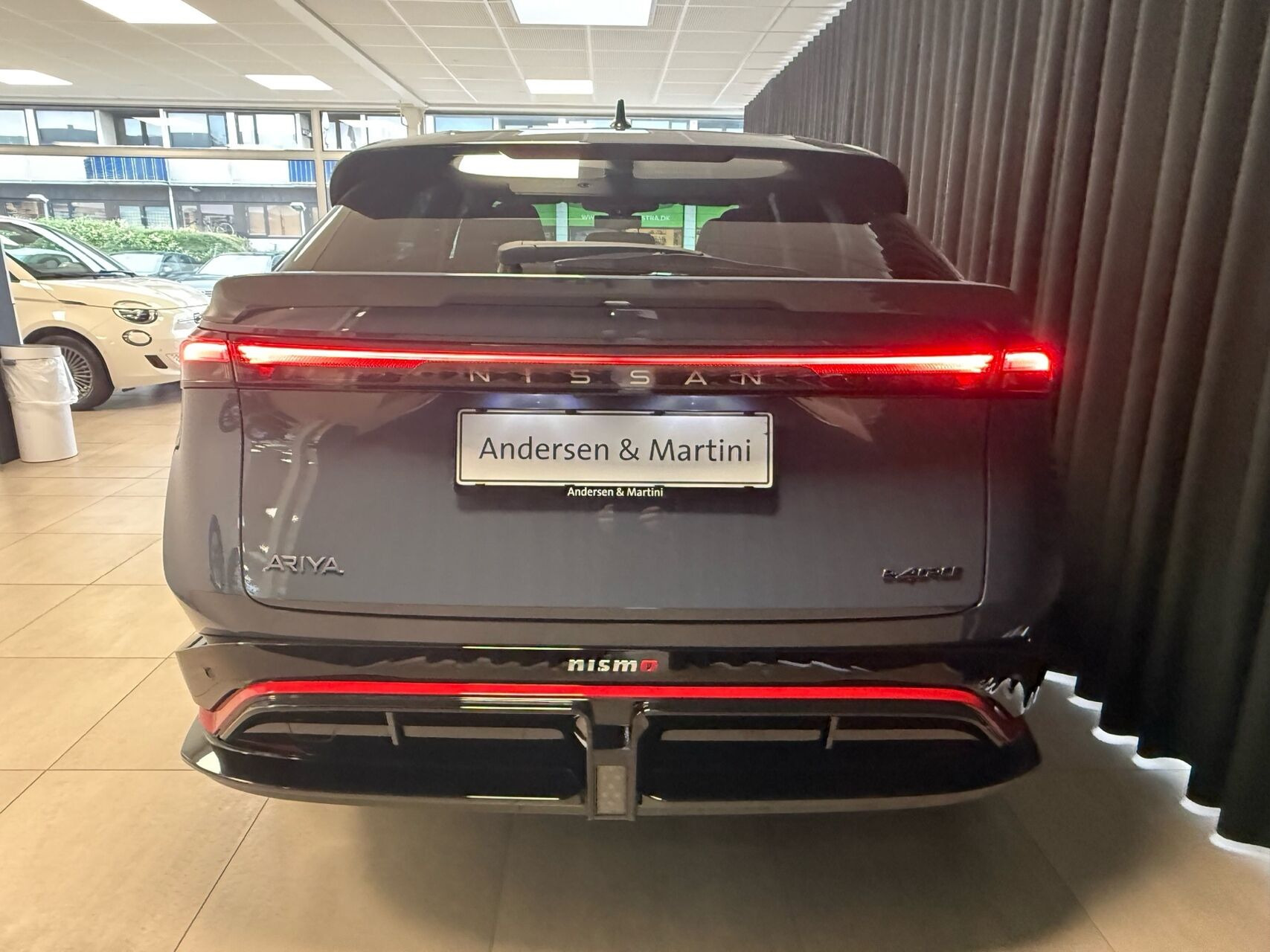 Grå Nissan Ariya fra 2026