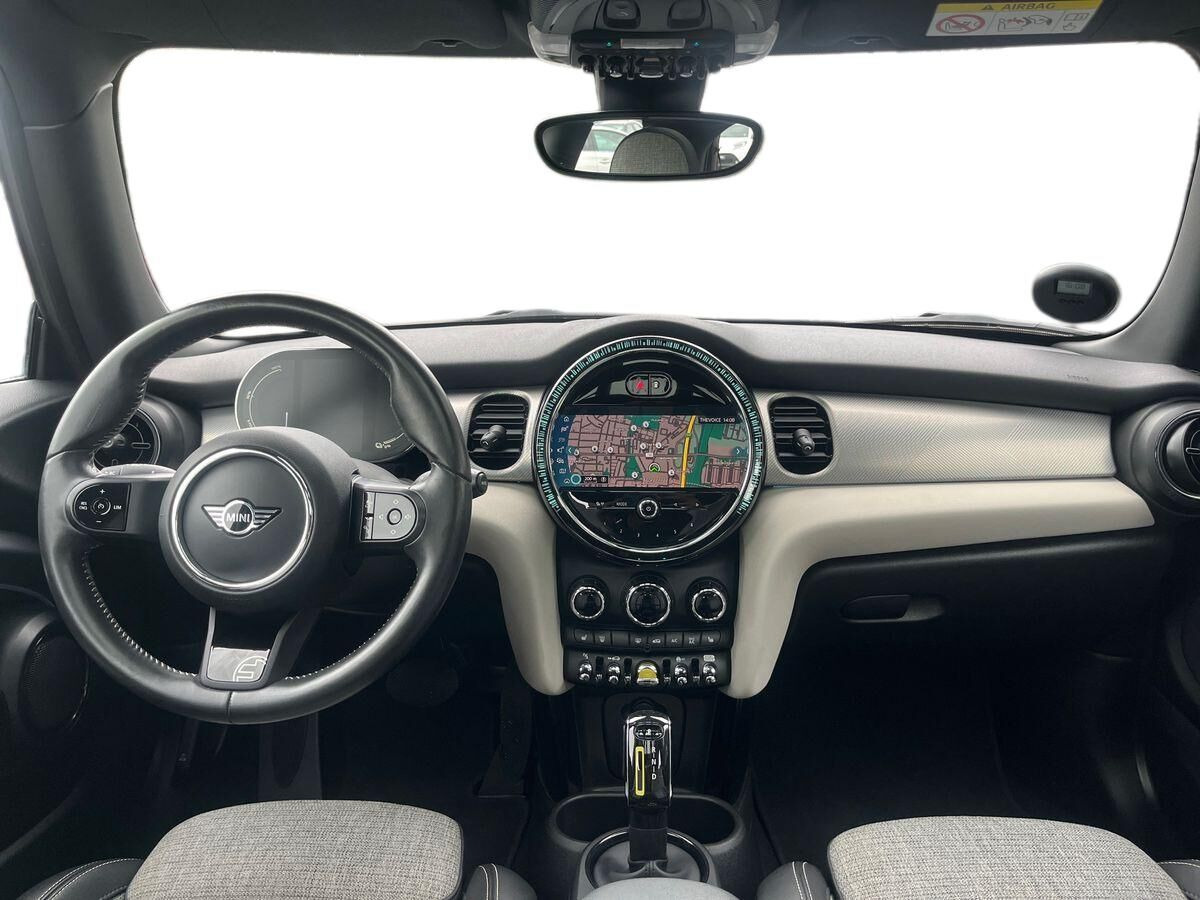 Blå Mini Cooper fra 2021