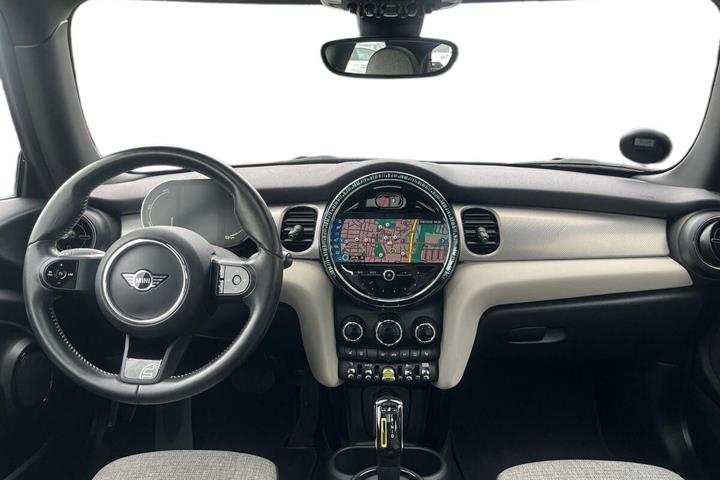 Blå Mini Cooper fra 2021