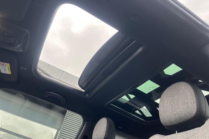 Blå Mini Cooper fra 2021