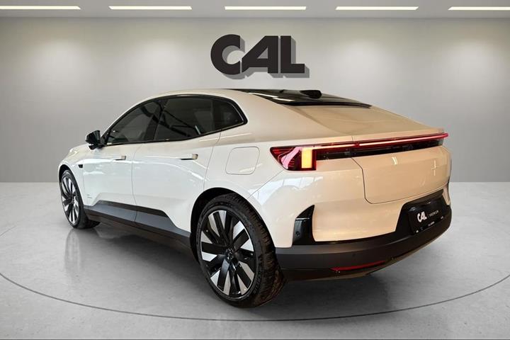 Hvid Polestar 4 fra 2026