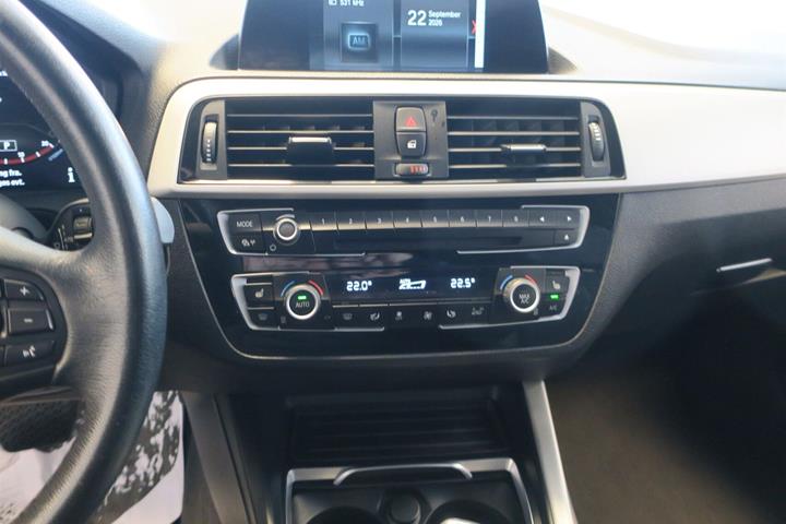 Hvid BMW 118i fra 2018