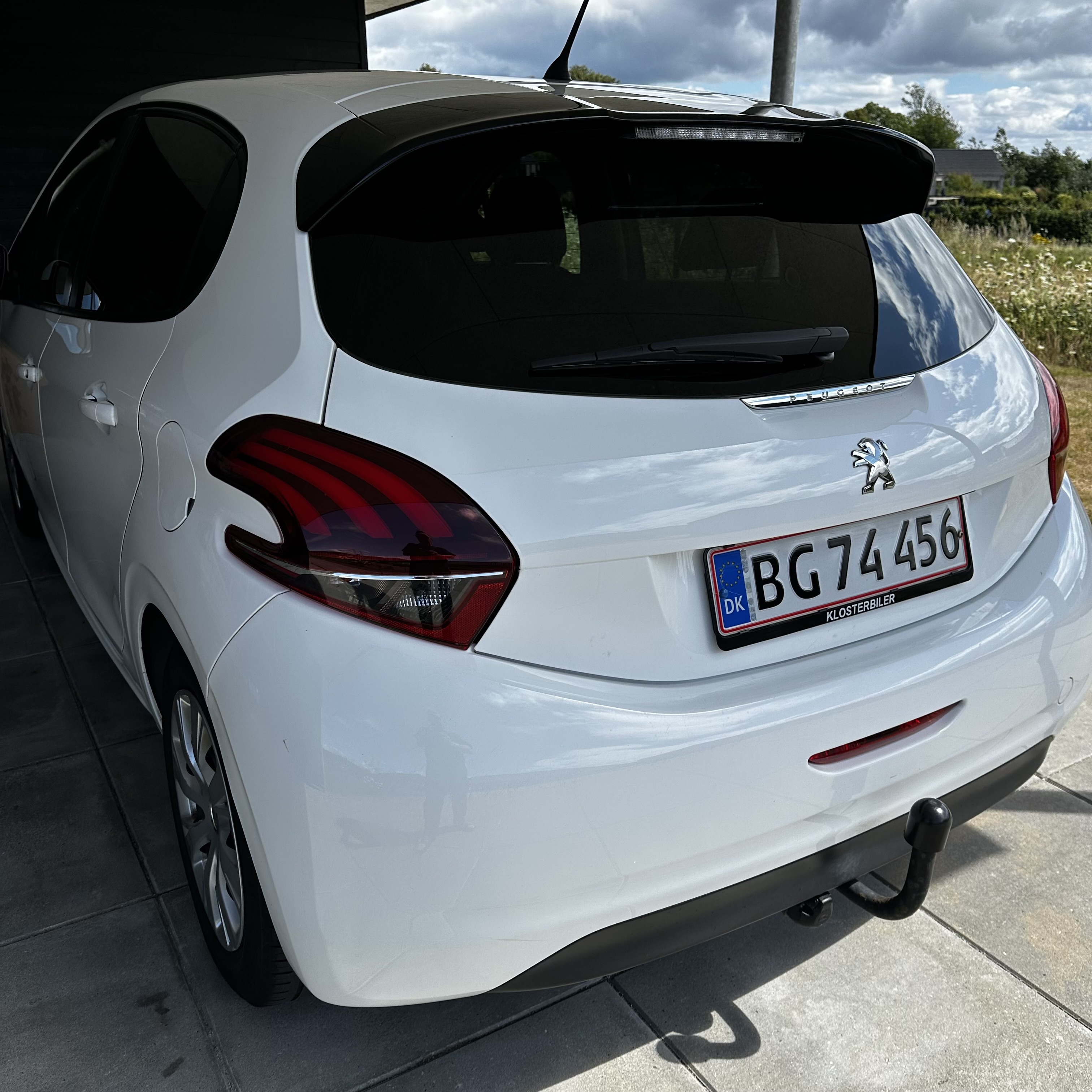 Hvid Peugeot 208 fra 2016