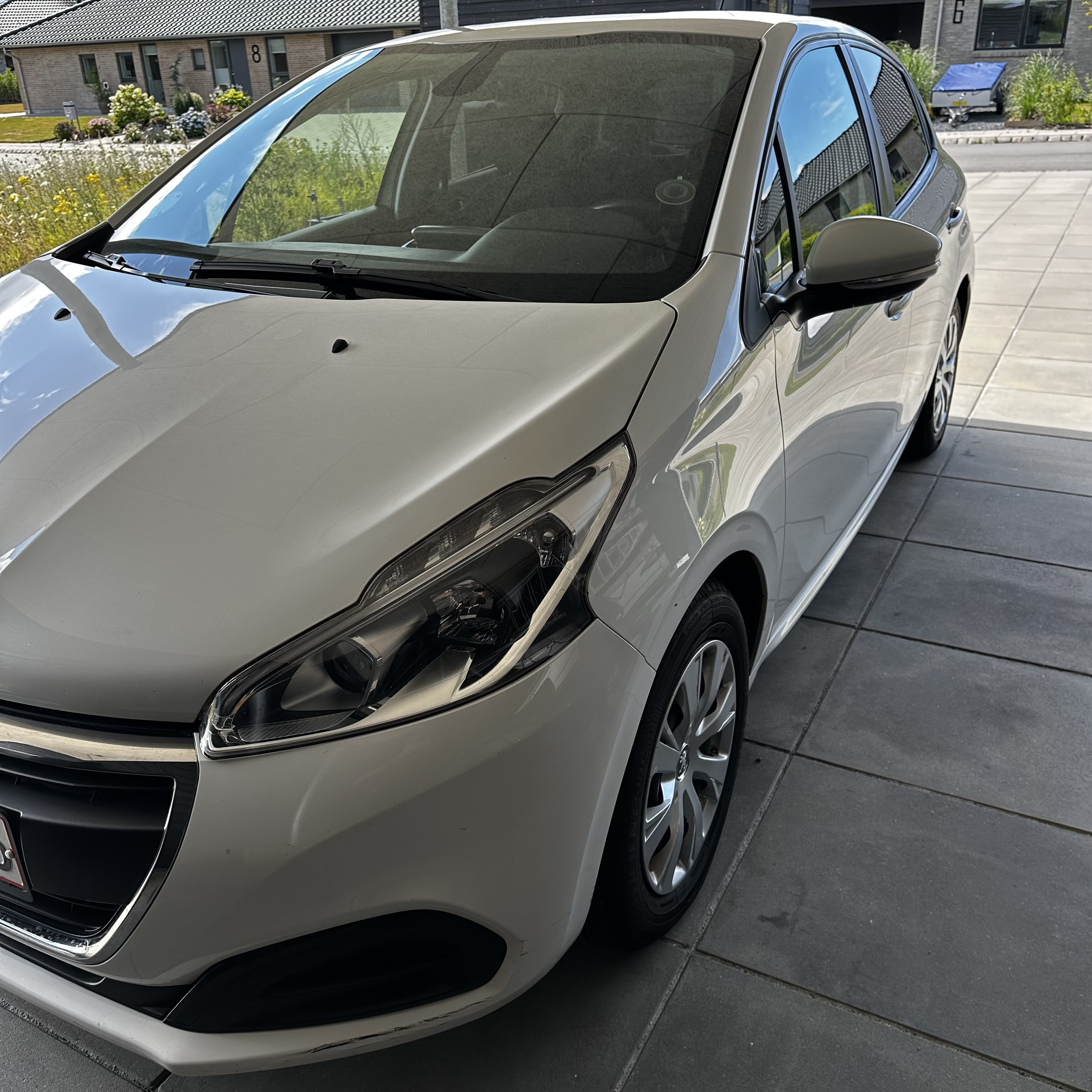 Peugeot 208 1,6 BlueHDI 100 hk 5D