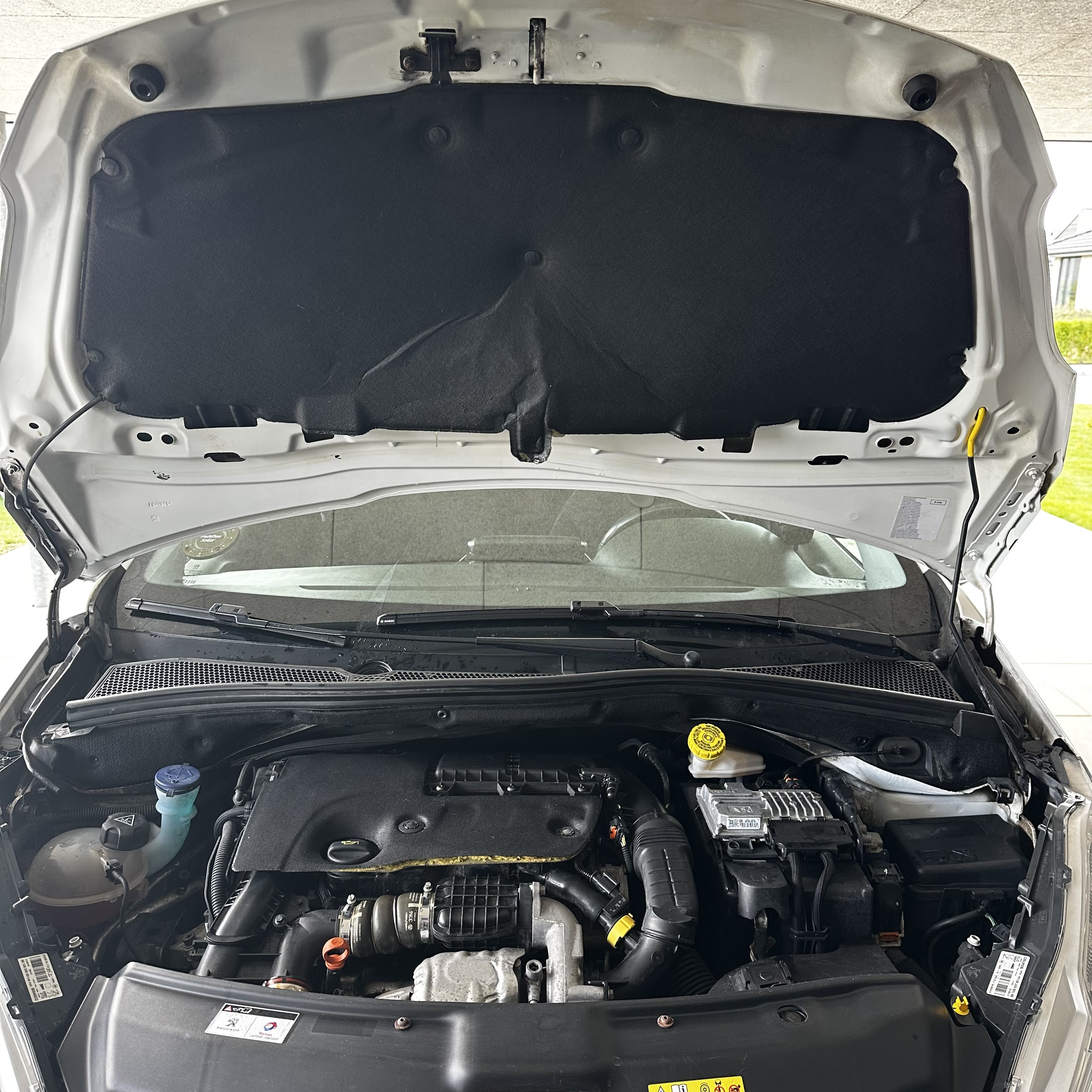 Hvid Peugeot 208 fra 2016