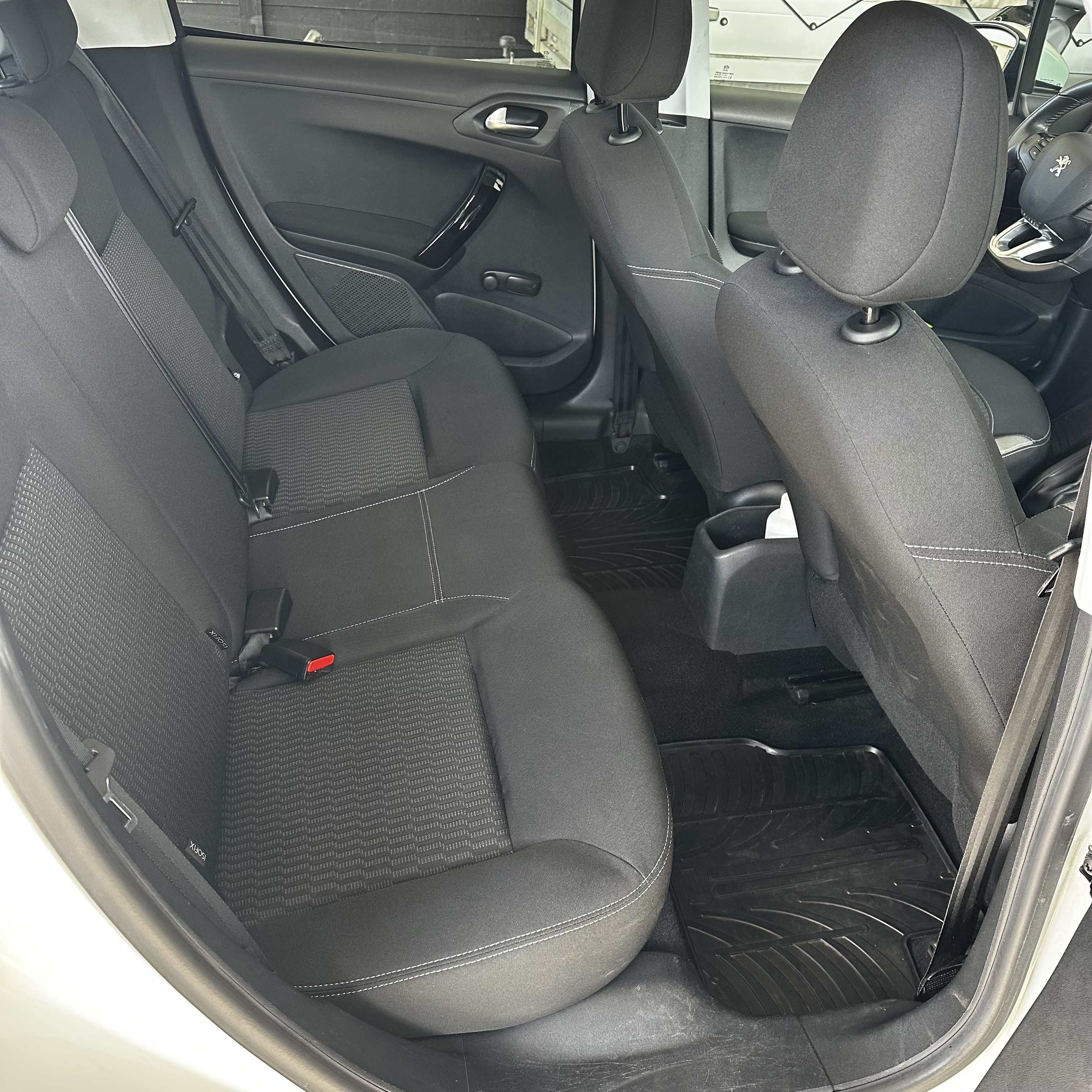 Hvid Peugeot 208 fra 2016