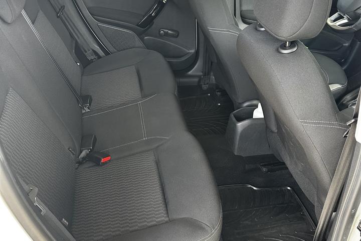 Hvid Peugeot 208 fra 2016