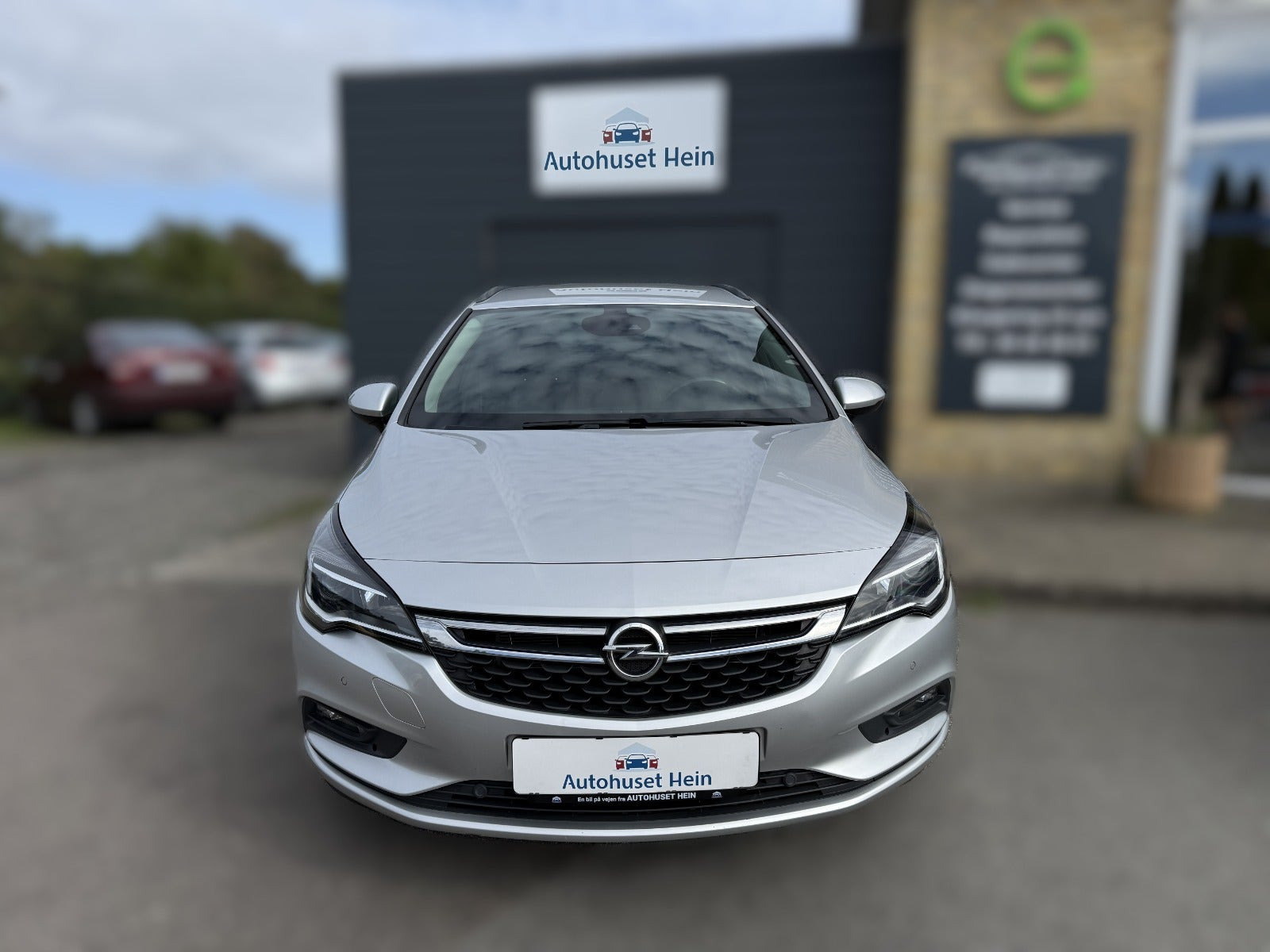 Sølv Opel Astra fra 2019