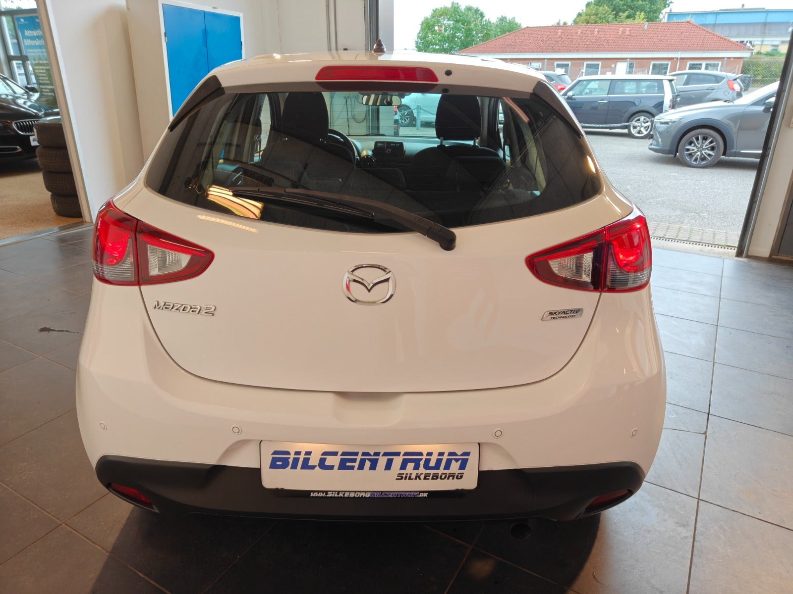 Hvid Mazda 2 fra 2015