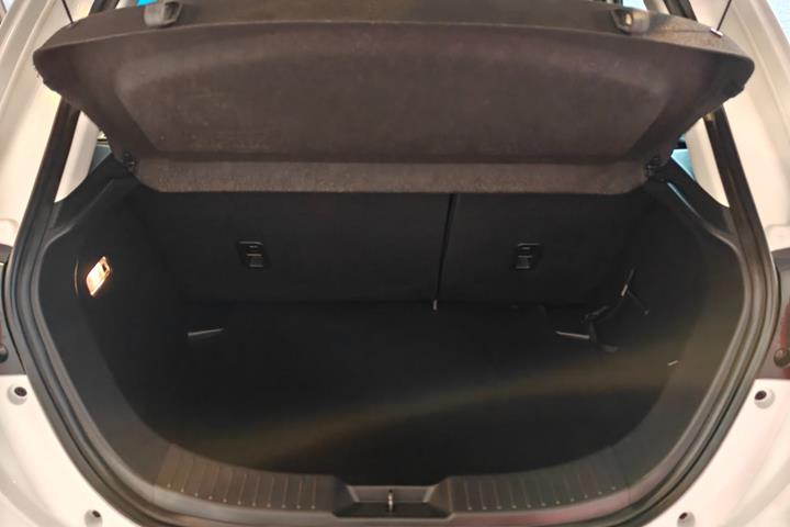 Hvid Mazda 2 fra 2015
