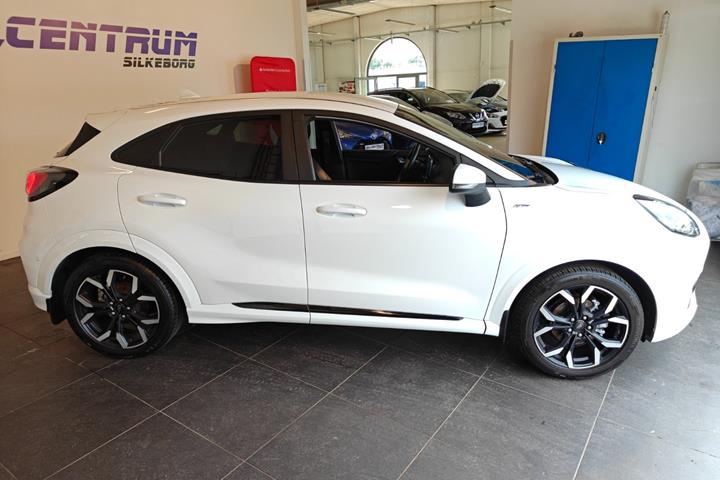 Hvid Ford Puma fra 2020