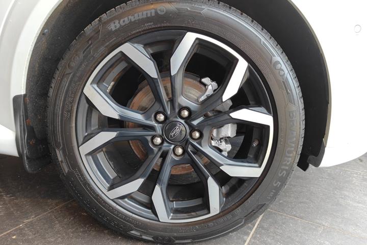 Hvid Ford Puma fra 2020