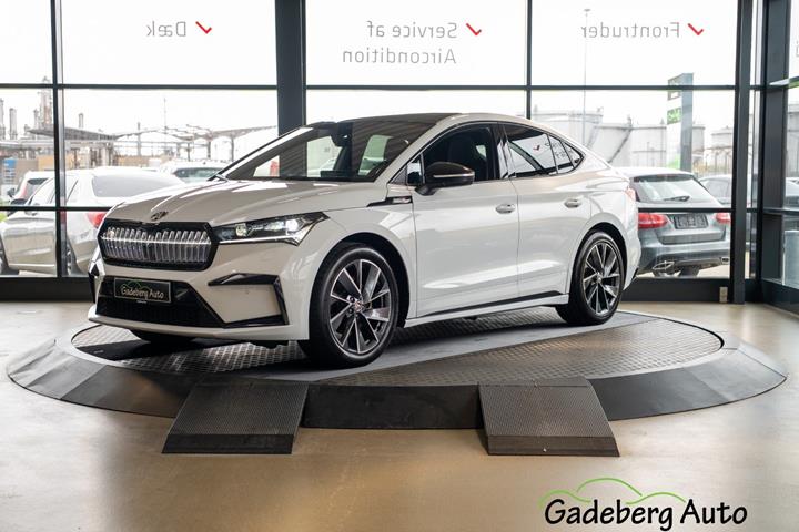 Hvid Skoda Enyaq fra 2023