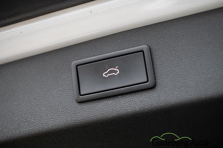 Hvid Skoda Enyaq fra 2023