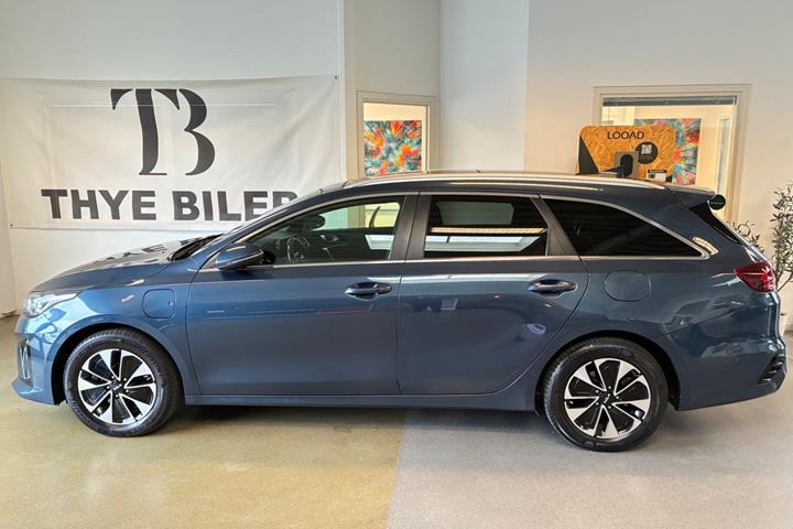 Blå Kia Ceed fra 2020