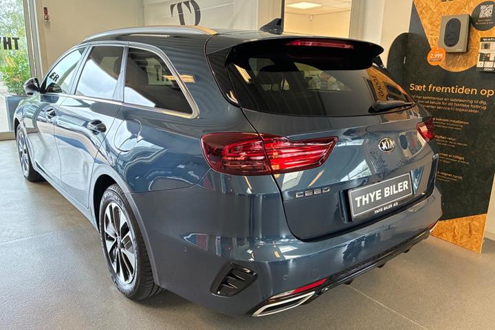 Blå Kia Ceed fra 2020